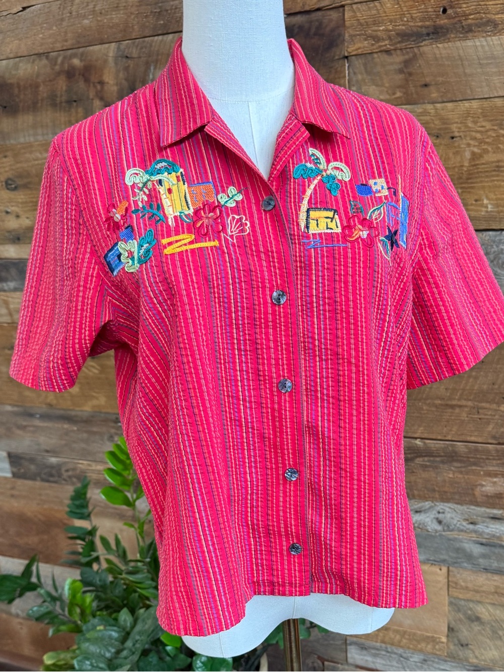Koret Francisca Petite Embroidered Short Sleeve Button Up Shirt M